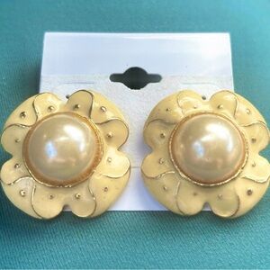 Vintage Yellow Flower Faux Pearl Enamel Oversized Clip on Swirl Chunky Earrings